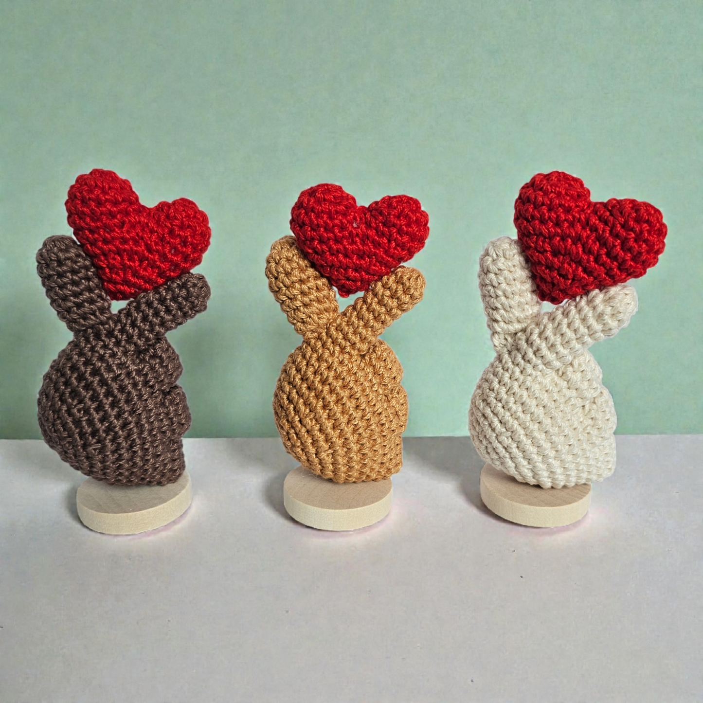 Crochet Finger Heart – Symbol of Love