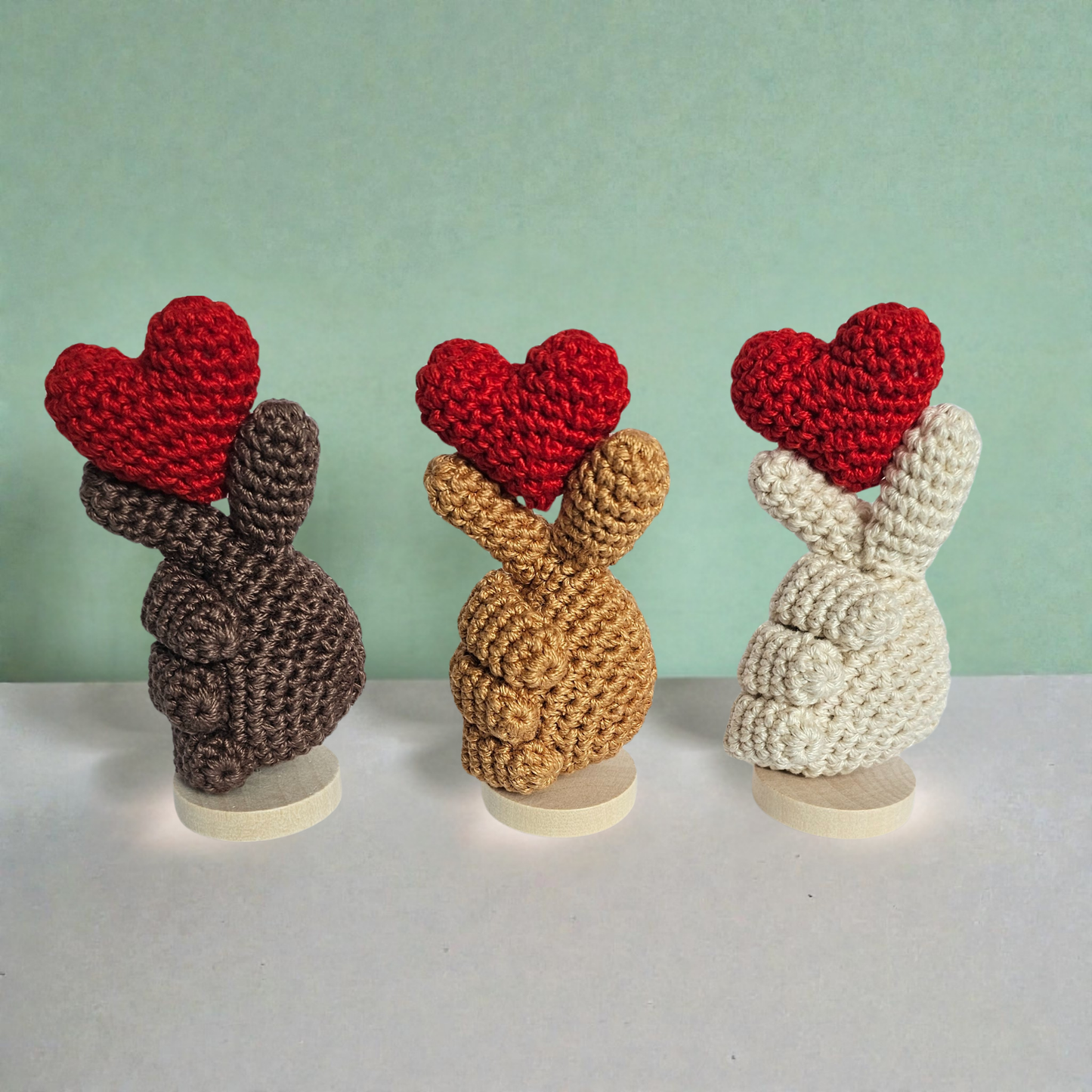 Crochet Finger Heart – Symbol of Love